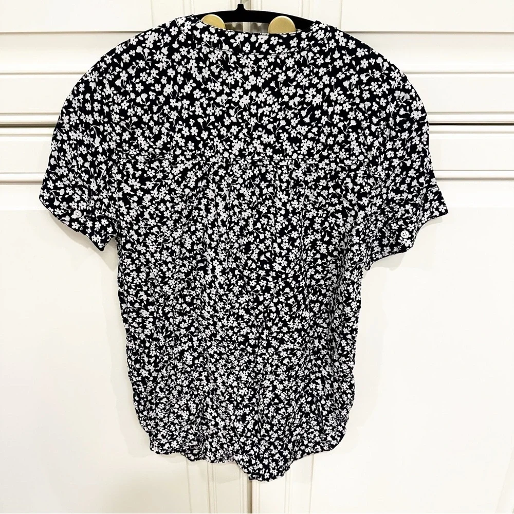 J.Crew Womens Navy White Floral Pullover Tunic Top Blouse Short Sleeve XS AO547‎